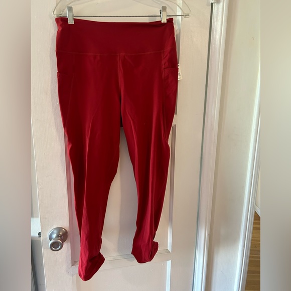 Free People movement yoga pants with cute twist at bottom! NWT! - Picture 1 of 8